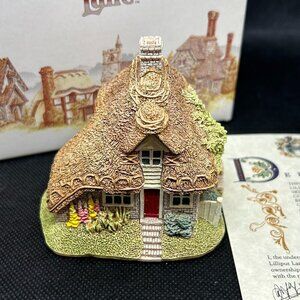 Lilliput Lane “Two Hoots Cottage” collectible cottage
